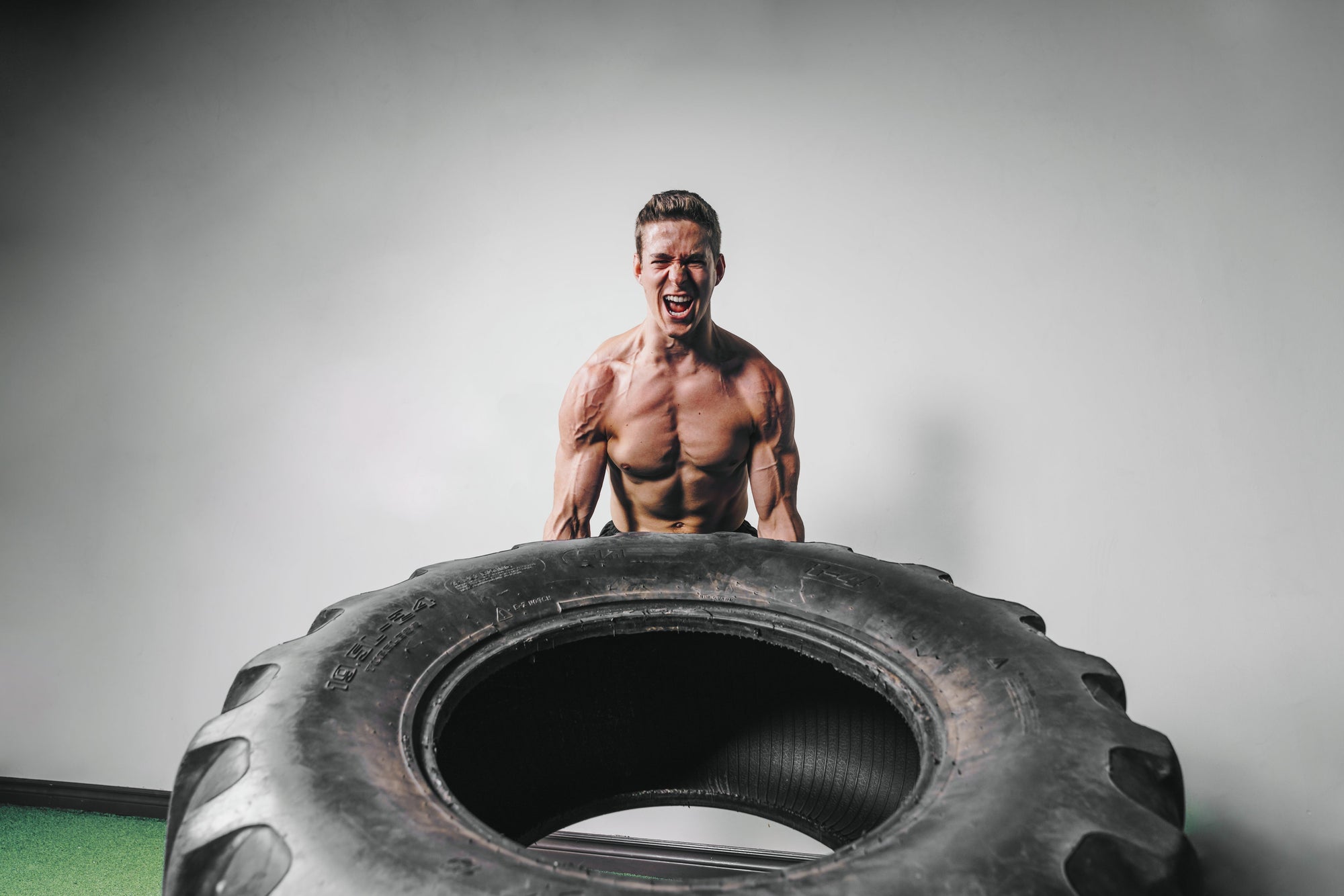 The Science of Weight Training: Building Muscle, Overloading, and Recovery